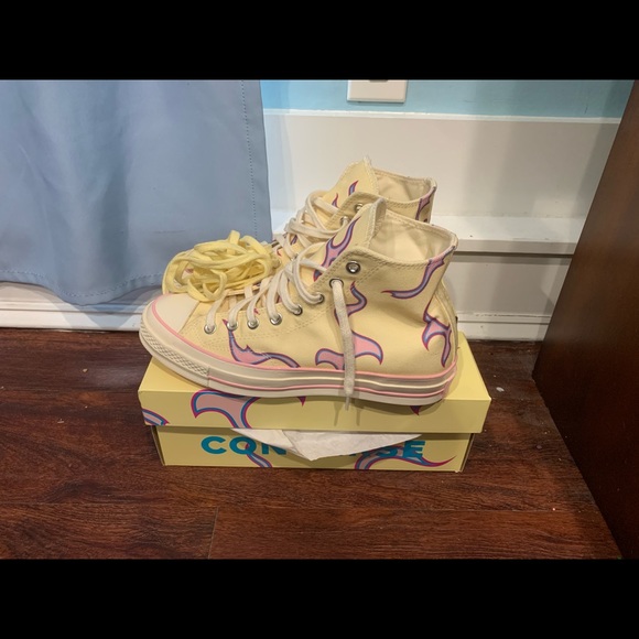 Size 8 - Picture 5 of 6